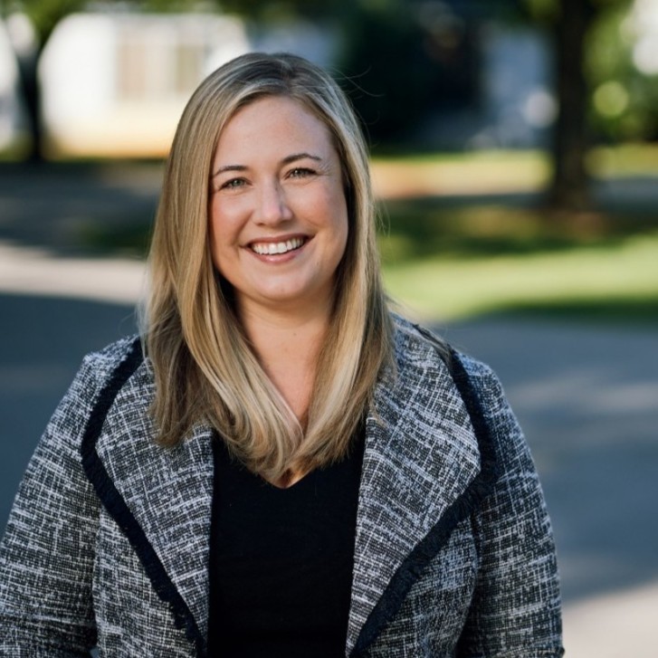 Headshot - Kari Tarman