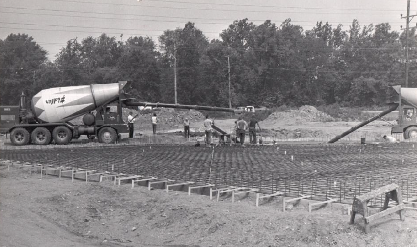 Shanklin Pool pouring concrete